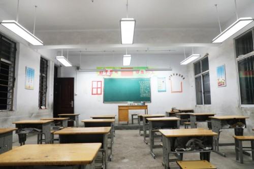 五年纣语文 综合 第一课时 《彩色的人》——写人记叙文作文指导